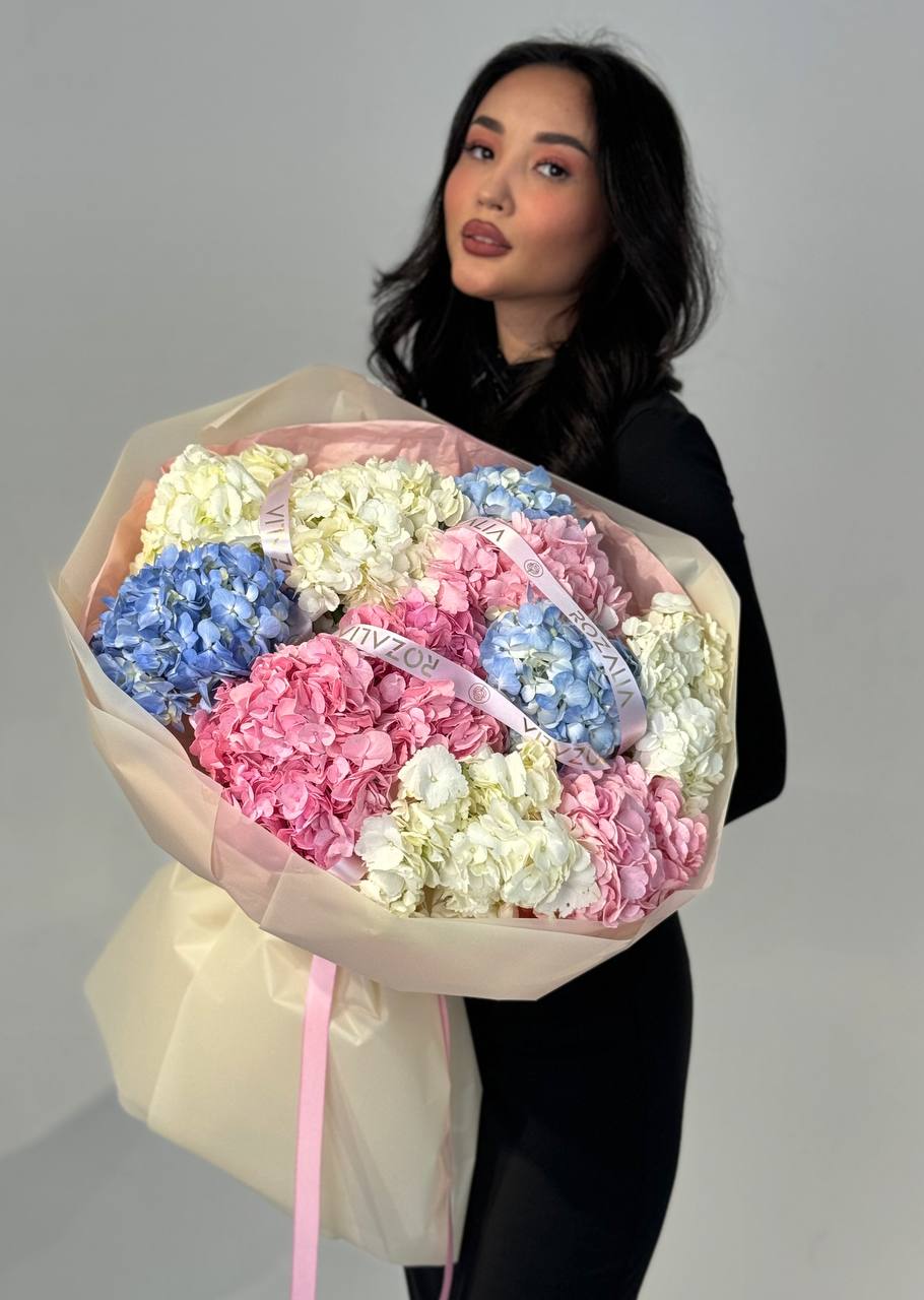 Нежное облако из гортензии